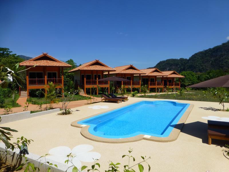 Khao Sok Jasmine Garden Resort - Sha Certified Khao Sok National Park 외부 사진