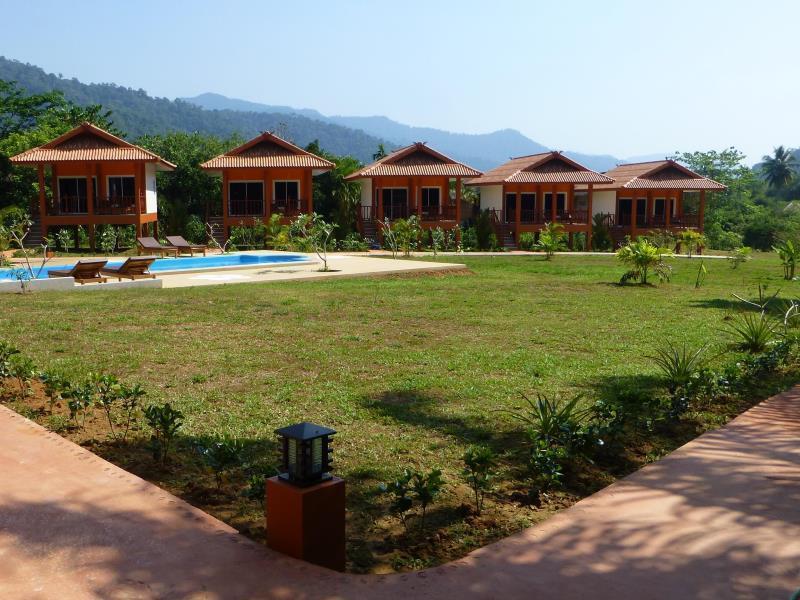 Khao Sok Jasmine Garden Resort - Sha Certified Khao Sok National Park 외부 사진